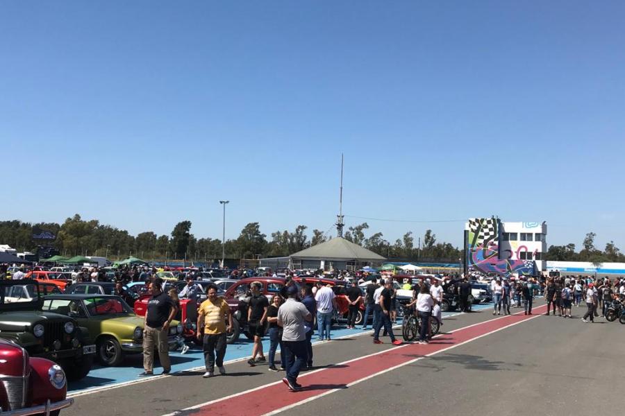 A minutos de Funes: se viene una gran exposición de autos y motos deportivos y clásicos